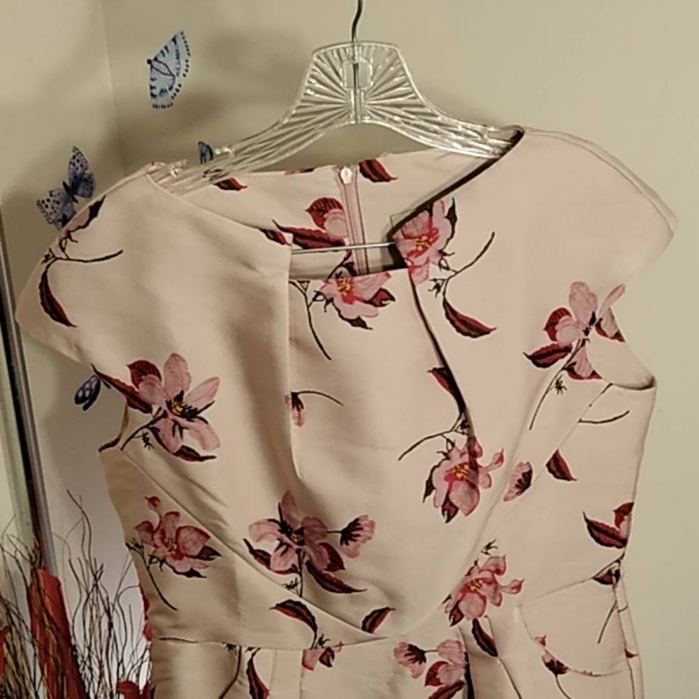 Women's Metisu Dress - Picture 2 of 5